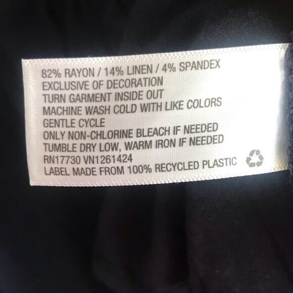 NWT - Universal Thread Top - Size Large - Picture 5 of 6